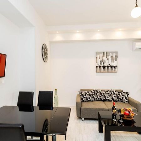 Lovely 2 Bedroom Flat Тбилиси Экстерьер фото