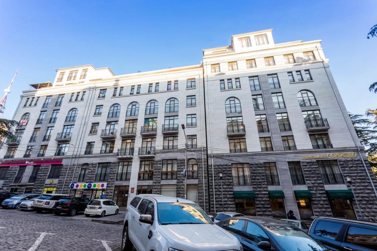 Lovely 2 Bedroom Flat Тбилиси Экстерьер фото