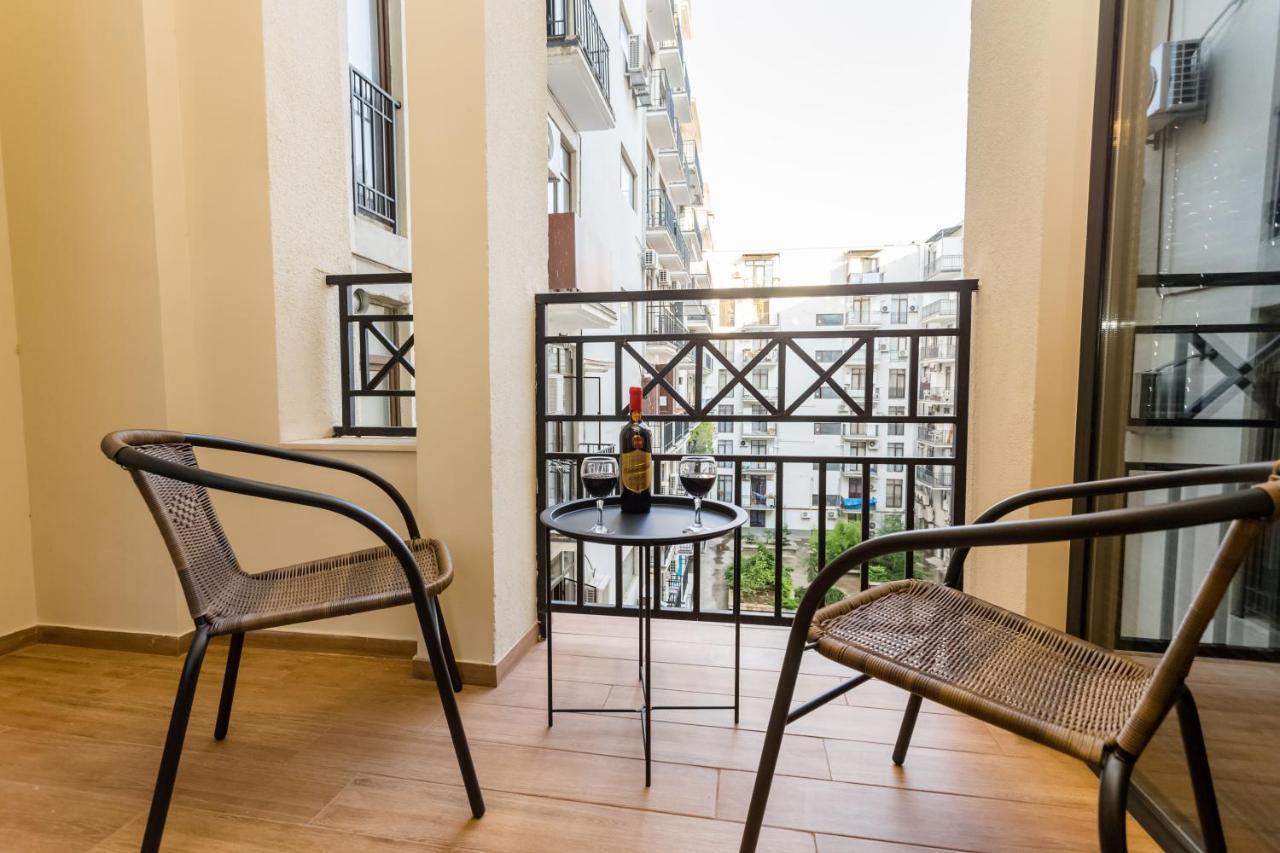 Lovely 2 Bedroom Flat Тбилиси Экстерьер фото